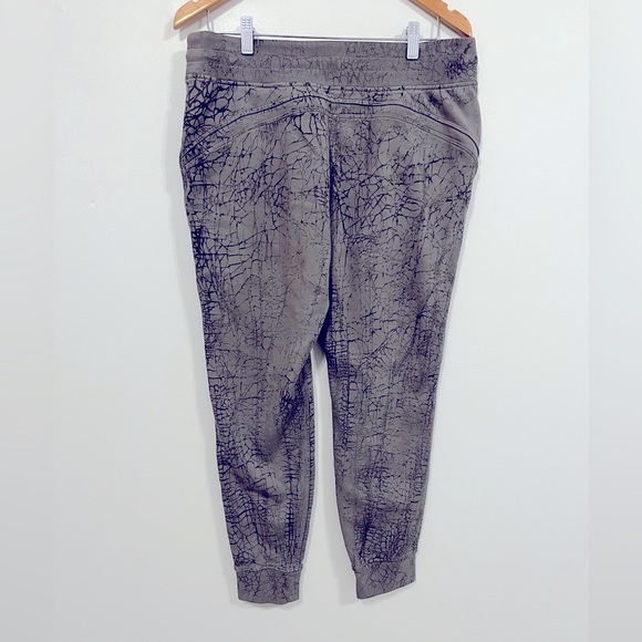 Lululemon Warm Down Jogger *7/8 Length Thread Dye Rover Black 12 - Picture 11 of 14